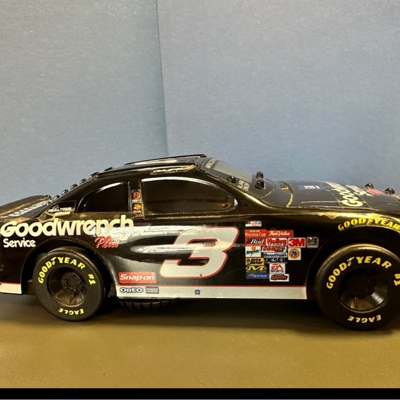 Dale Earnhardt AM/FM Clock Radio and Flashlight - Picture 2 of 5